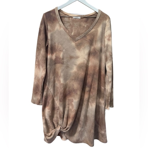 Cherish Dress - Picture 4 of 9